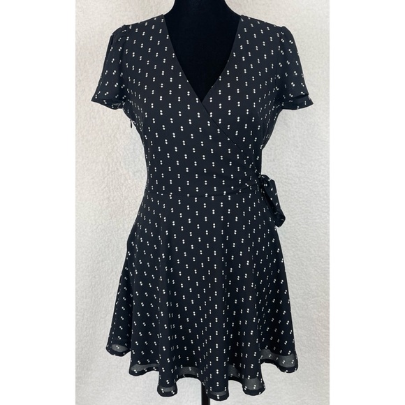 ABERCROMBIE & FITCH • Black/White Polka Dot Print Faux Wrap V-Neck Mini Dress - Picture 12 of 16